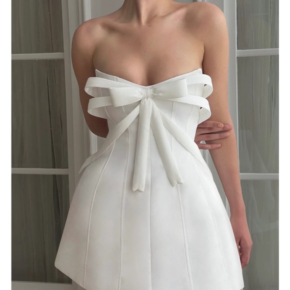 Lirika Matoshi White Bow Wedding Dress - Picture 2 of 5